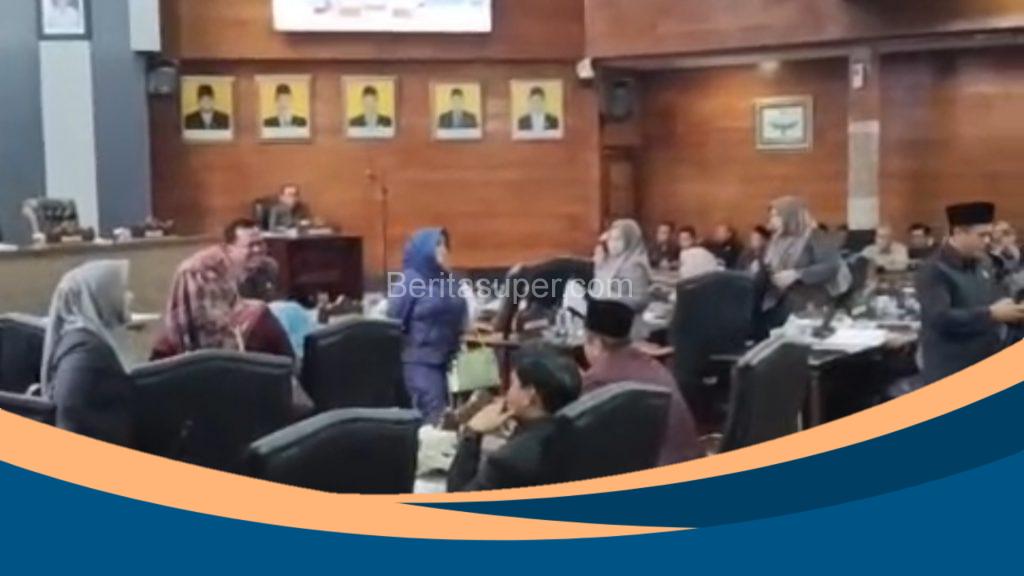Fraksi PDIP Walk Out dari Paripurna