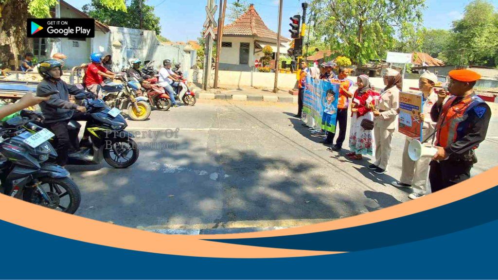KAI Daop 3 Cirebon Gelar Sosialisasi Keselamatan di Perlintasan Sebidang KAI Daop 3 Cirebon, Sosialisasi keselamatan, Perlintasan sebidang, JPL 200 Krucuk