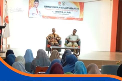 Reses H. Ruswa, Warga Bedah Program Percepatan Lucky-Syaefudin Foto kegiatan reses silaturahmi H. Ruswa di kantor DPD PKS Indramayu