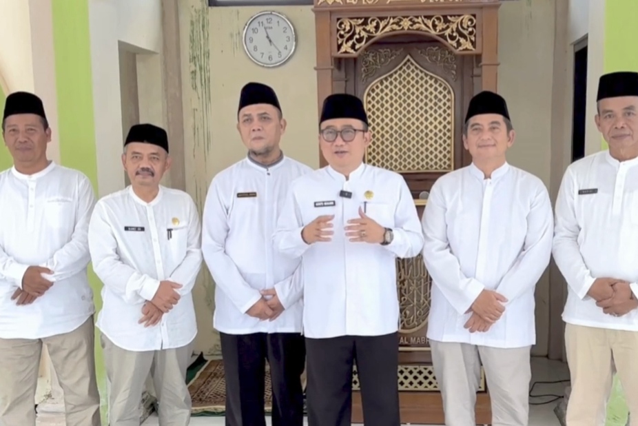 Kemenag Indramayu Dukung Program Masjid Ramah Pemudik untuk Mudik 2026 Kepala Kantor Kemenag Indramayu Dr. H. Aghuts Muhaimin mendukung program Masjid Ramah Pemudik untuk memberikan kenyamanan bagi pemudik saat mudik 2026.