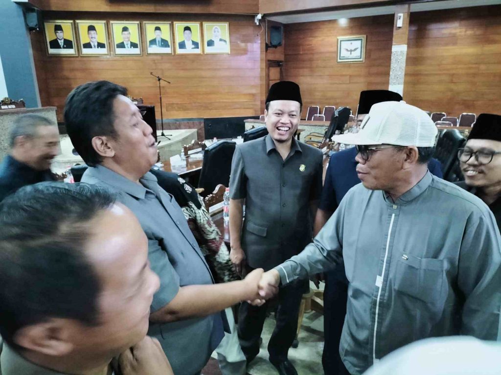 Perwakilan KOMPI saat audiensi di DPRD Indramayu terkait penolakan revitalisasi tambak dan usulan kemitraan