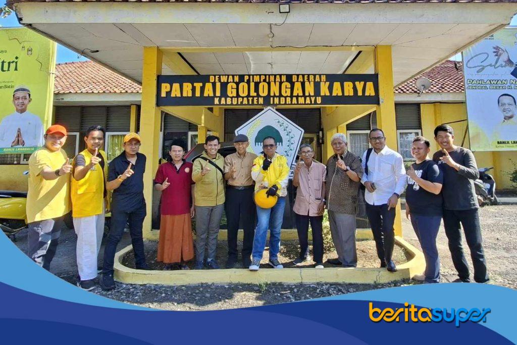 Kepala BSN DPP Partai Golkar Syahmud Ngabalin saat safari politik di Kantor DPD Partai Golkar Indramayu bersama pengurus daerah.