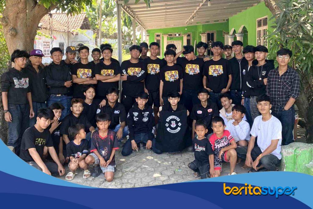 Jaga Kebersihan Tempat Ibadah, Matador dan Sahabat Muda Daniel Gelar Bakti Sosial di Cantigi Anggota Komunitas Motor Matador dan Sahabat Muda Daniel melakukan kerja bakti membersihkan Mushola