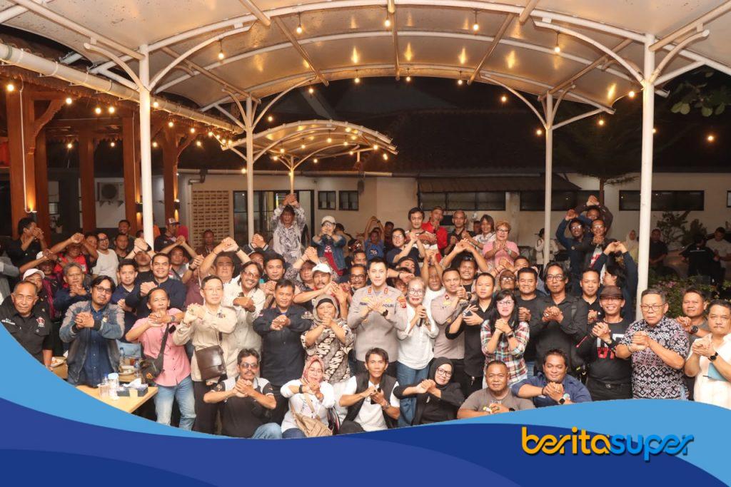 Kapolres Indramayu Gelar Coffee Gathering Bersama Puluhan Insan Media Inisiatif Silaturahmi Kapolres Indramayu Bersama Insan Media